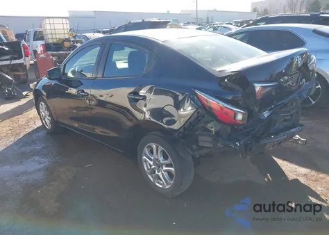 2018 Toyota Yaris Ia z USA, uszkodzony, nr VIN 3MYDLBYV7JY315312